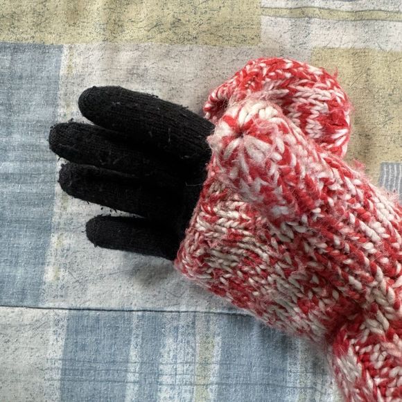 Gap Red & White Fingerless Gloves w/Button Warm Knit Flip Winter Gloves - Picture 5 of 9